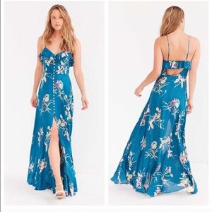 NWT • Urban Outfitters • blue floral Maxi💃🏽