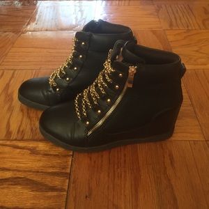 Liliana Hidden Wedge Bootie