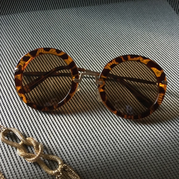 Unique sunglasses😎💕