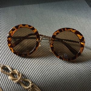 Unique sunglasses😎💕