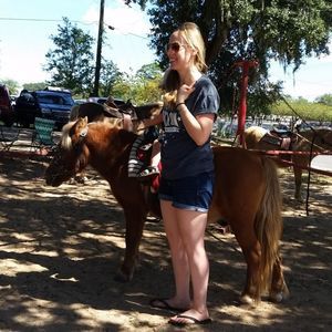 Meet your Posher, Denise