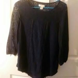 Three-quarter length sleeve lace shirt