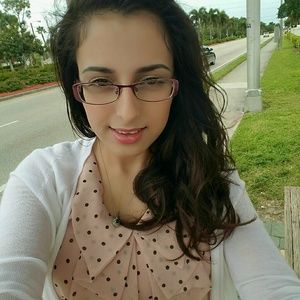 Meet your Posher, Adriana