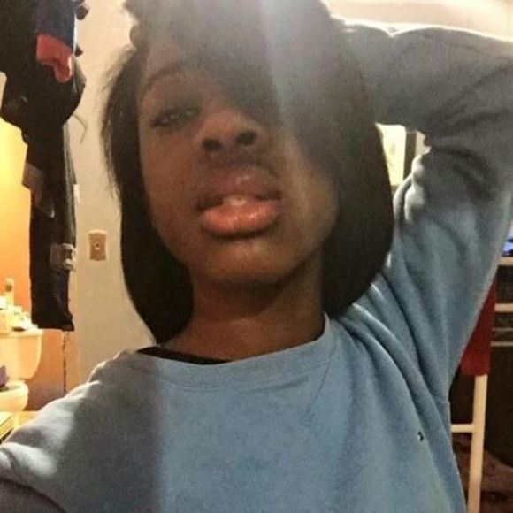 Meet your Posher, Stephanie - Picture 1 of 1