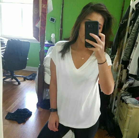 Yoga & Casual white v-neck tee