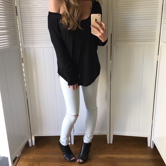 Sold Out • Ultra Light Wash, High arise Skinnys - Picture 4 of 4