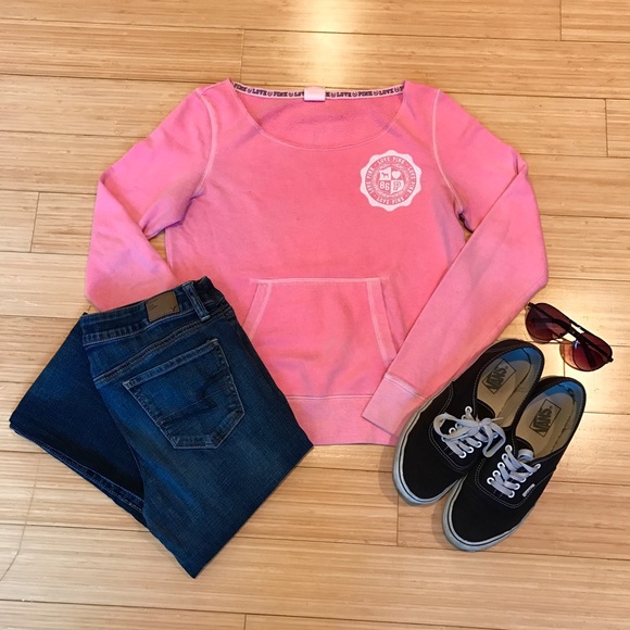 🌻Last Chance Donating Today🌻 VS Pink Pullover