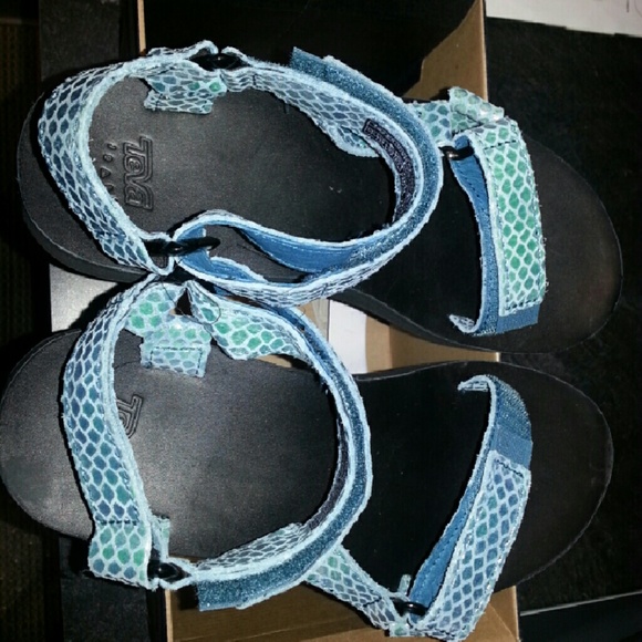 Teva Original Universal Iridescent Siz 7 BRAND NEW