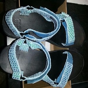 Teva Original Universal Iridescent Siz 7 BRAND NEW