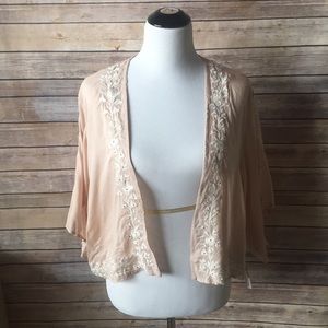 *Amuse Society Zaro Kimono. NWT*