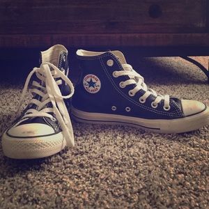 Black leather converse