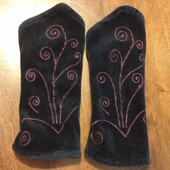 Velour embroidered wristwarmers fingerless gloves