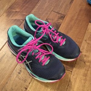 Asics Gel Cumulus 18 Size 9