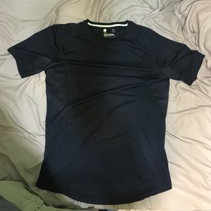 Medium fitted black t-shirt