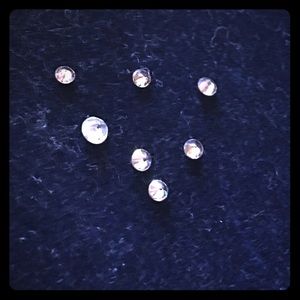 7 small pcs real loose diamonds .... 7 small pcs real loose diamonds ....