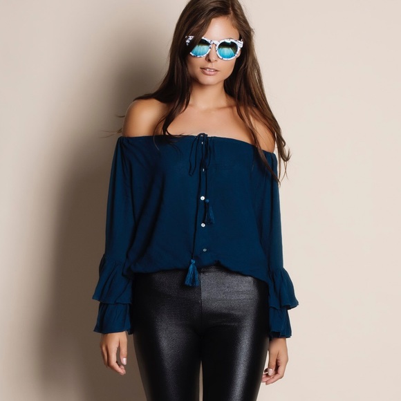 Off Shoulder Ruffle Pleated Sleeve Top - Picture 4 of 4