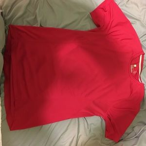Red fitted t-shirt