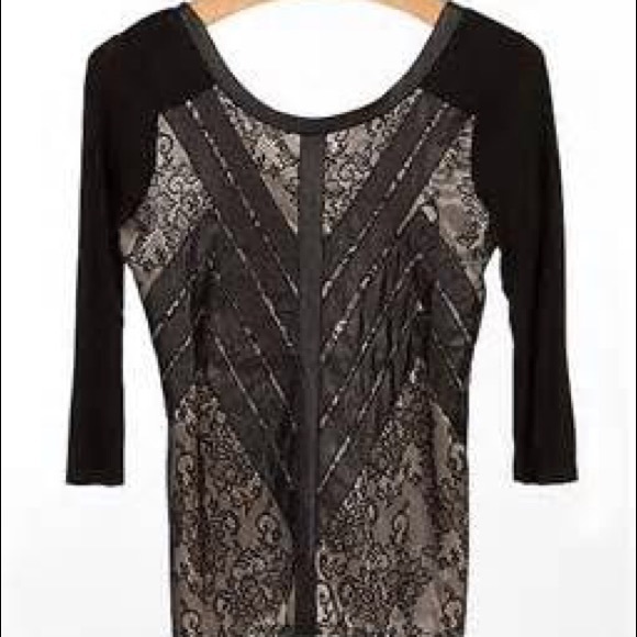 BKE Boutique Buckle Top!!