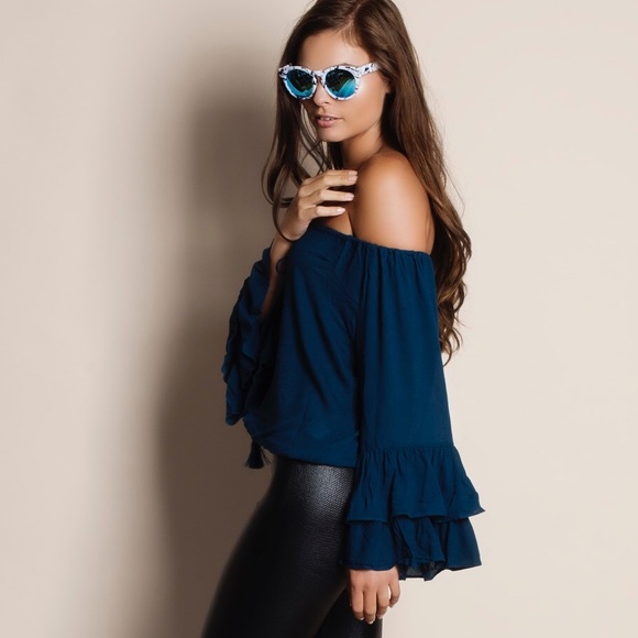 Off Shoulder Ruffle Pleated Sleeve Top - Picture 2 of 4