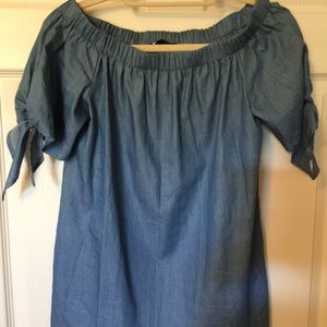 DO+BE off the shoulder. S