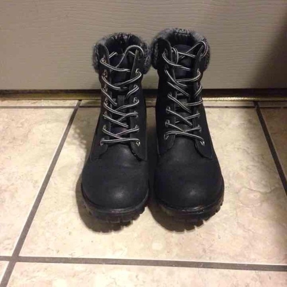 Wet seal winter/work boots