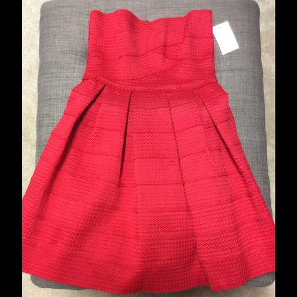 The siren red dress.
