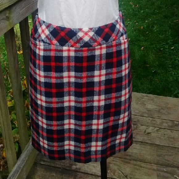 Stylish wool skirt.