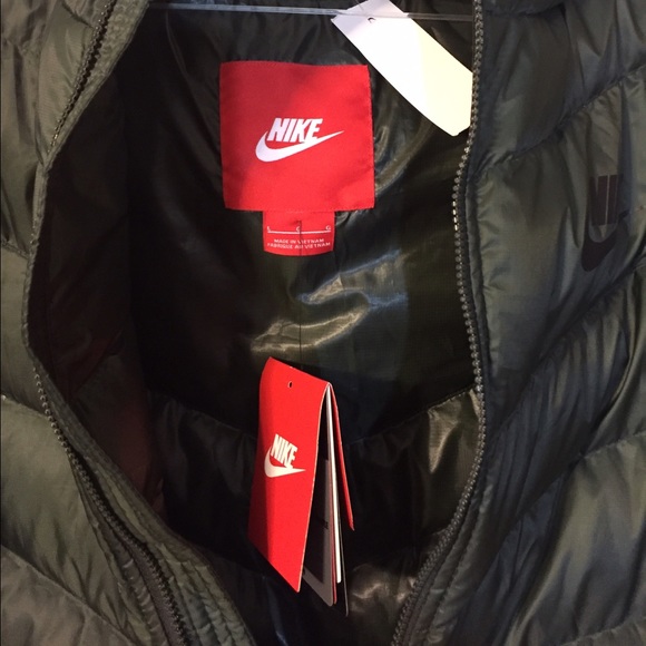 Nike Puffer jacket - Picture 2 of 3