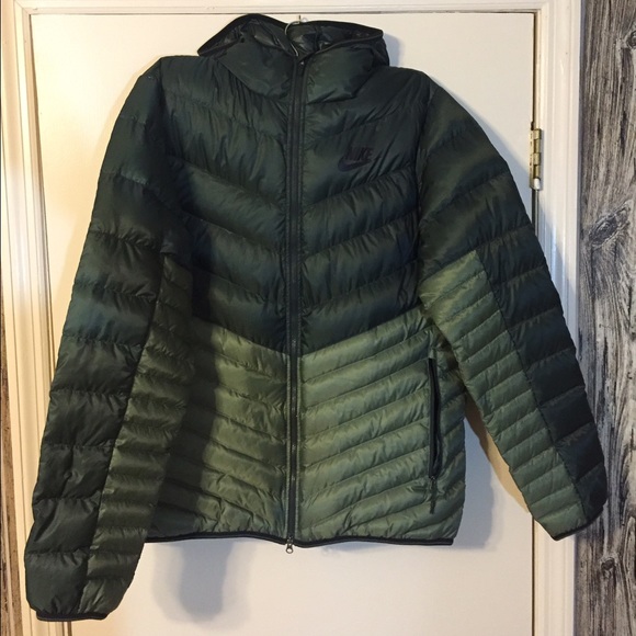 Nike Puffer jacket - Picture 1 of 3