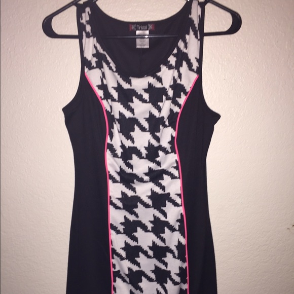 Black hot pink and white fitted dress
