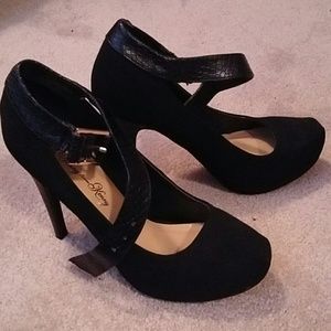 Black heels with ankle strap