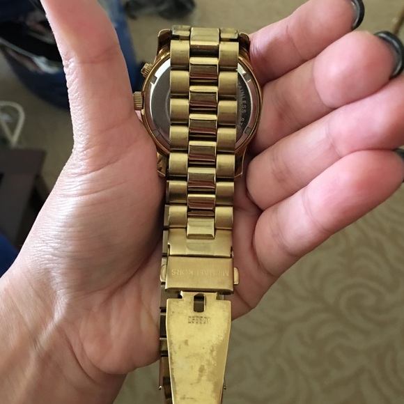 Gold Michael Kors watch - Picture 3 of 4