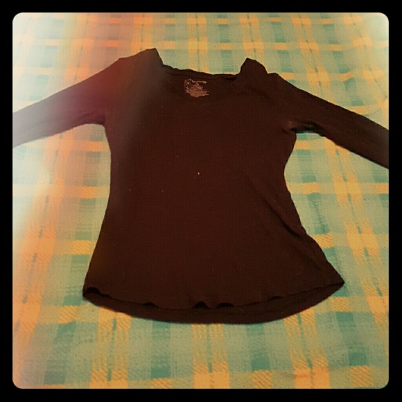 Black long sleeve tshirt