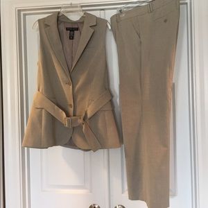 NY & CO Stretch 2-Piece Pantsuit 12P Beige