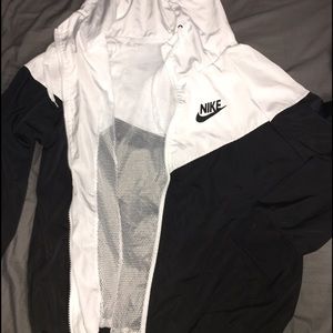 NIKE WINDBREAKER