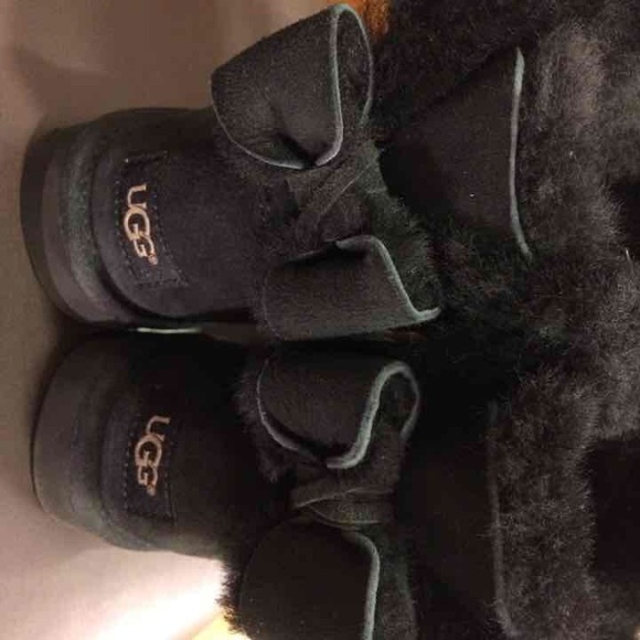 Brand new black uggs