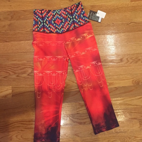 Onzie Graphic Capri