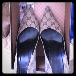 Gucci pointy toe stiletto