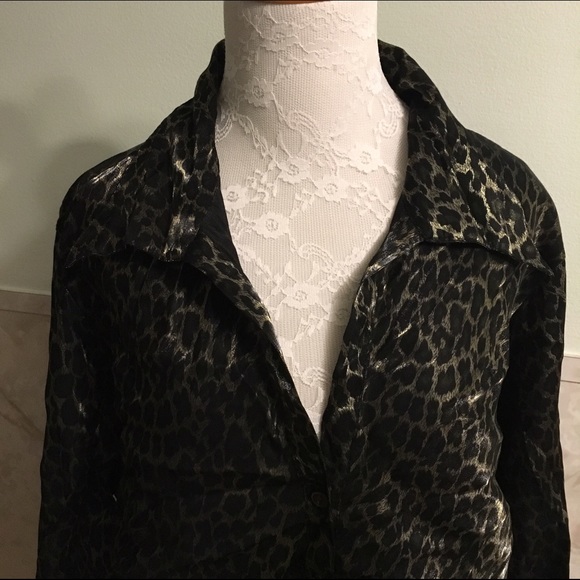 Fashion Bug Shiny Leopard Print Button Down Top🎁