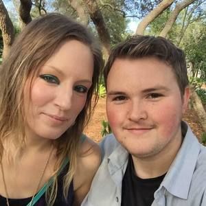 Meet your Posher, Carrie