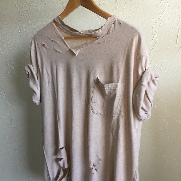 • Cream Distressed Tee • - Picture 2 of 4