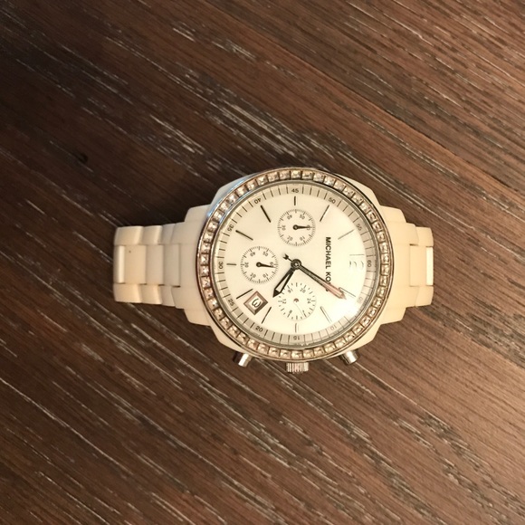 ✨authentic✨Michael Kors white watch with opal face