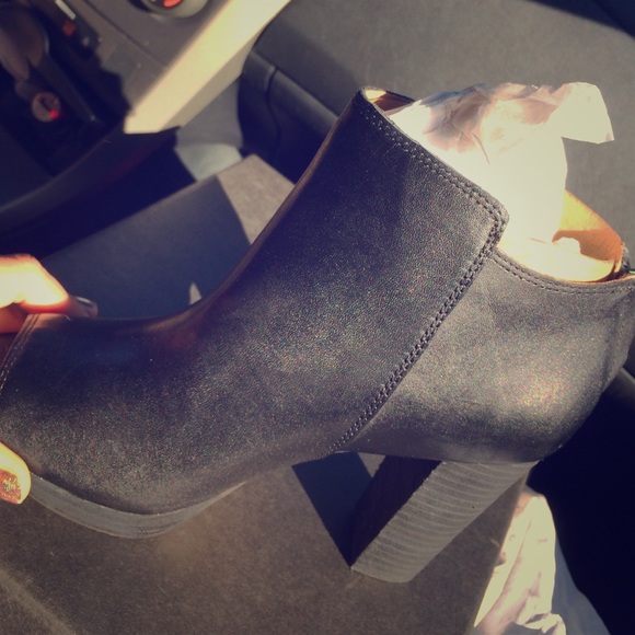 Shoes black