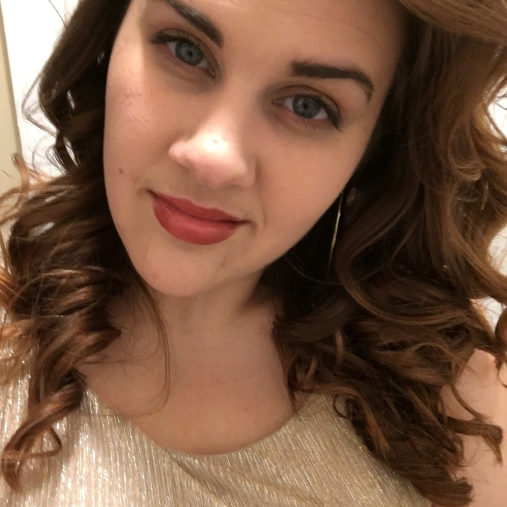 Meet your Posher, Nicole