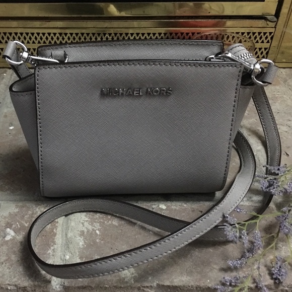 Michael Kors Shoulder Bag.
