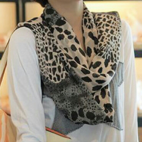 LONG FASHIONABLE GRAY BLACK LEOPARD PATTERN SCARF - Picture 2 of 4