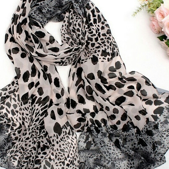 LONG FASHIONABLE GRAY BLACK LEOPARD PATTERN SCARF - Picture 3 of 4