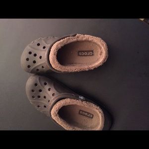 Brown crocs