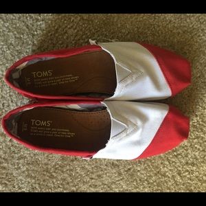 Red White Toms Slip on