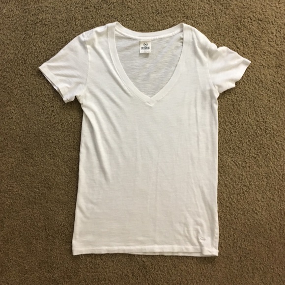 Love PINK v neck
